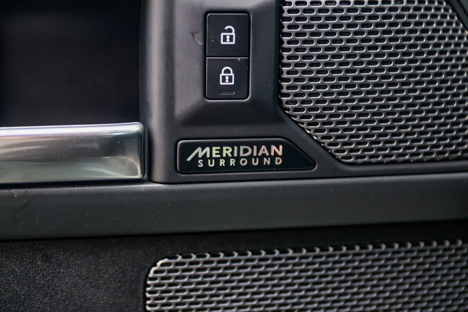 Thumbnail: 2023 Land Rover Defender - 23