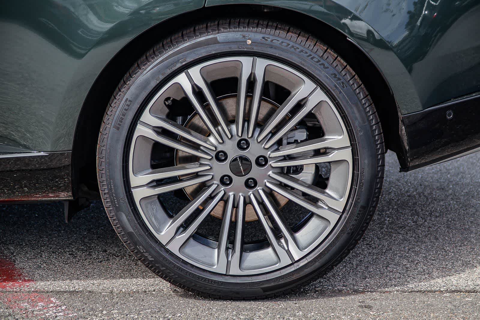 Thumbnail: 2026 Land Rover Range Rover - 8