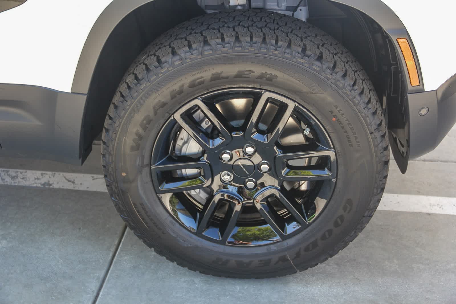 Thumbnail: 2026 Land Rover Defender - 9