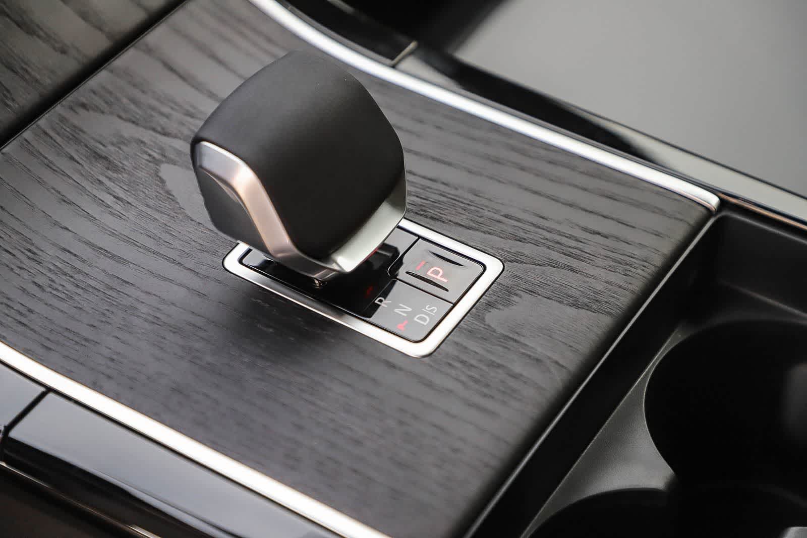 Thumbnail: 2026 Land Rover Range Rover Velar - 18