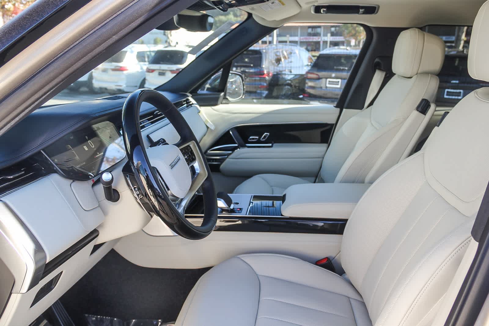 Thumbnail: 2025 Land Rover Range Rover - 20