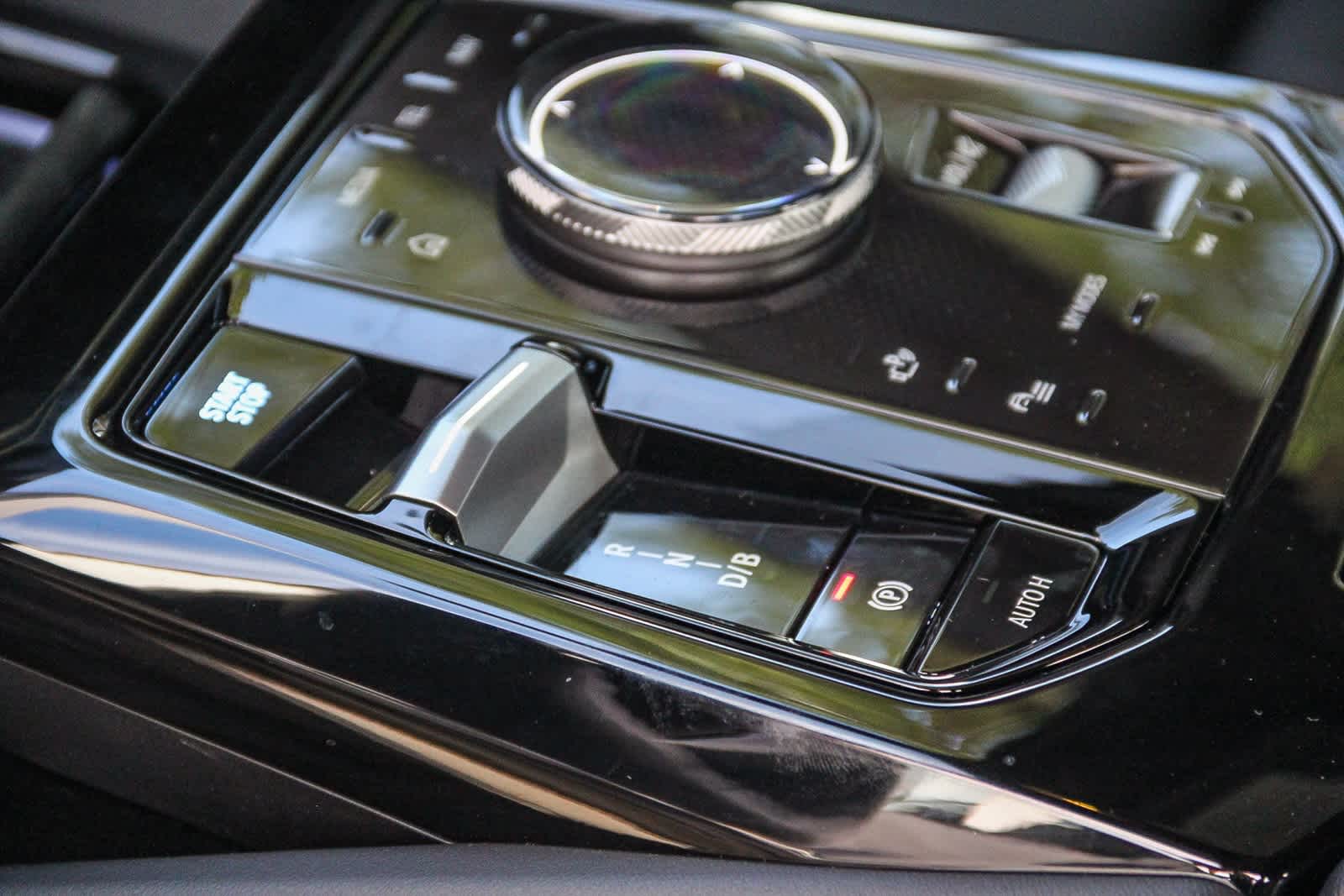 Thumbnail: 2025 BMW i5 - 19