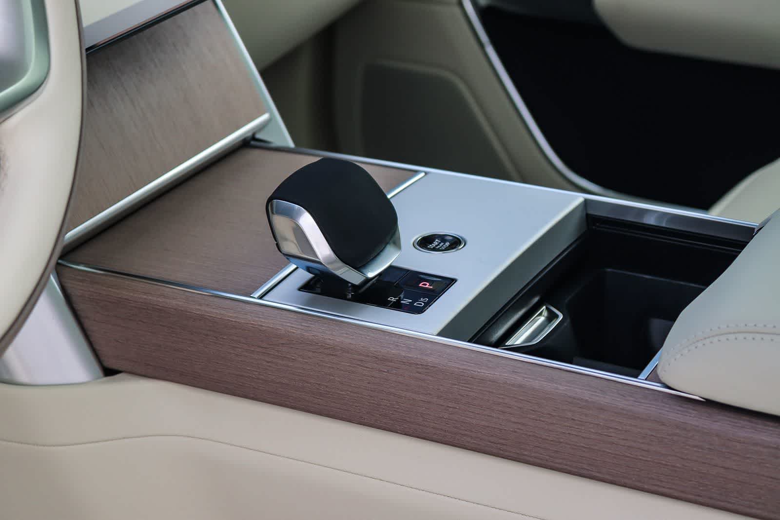 Thumbnail: 2026 Land Rover Range Rover - 20