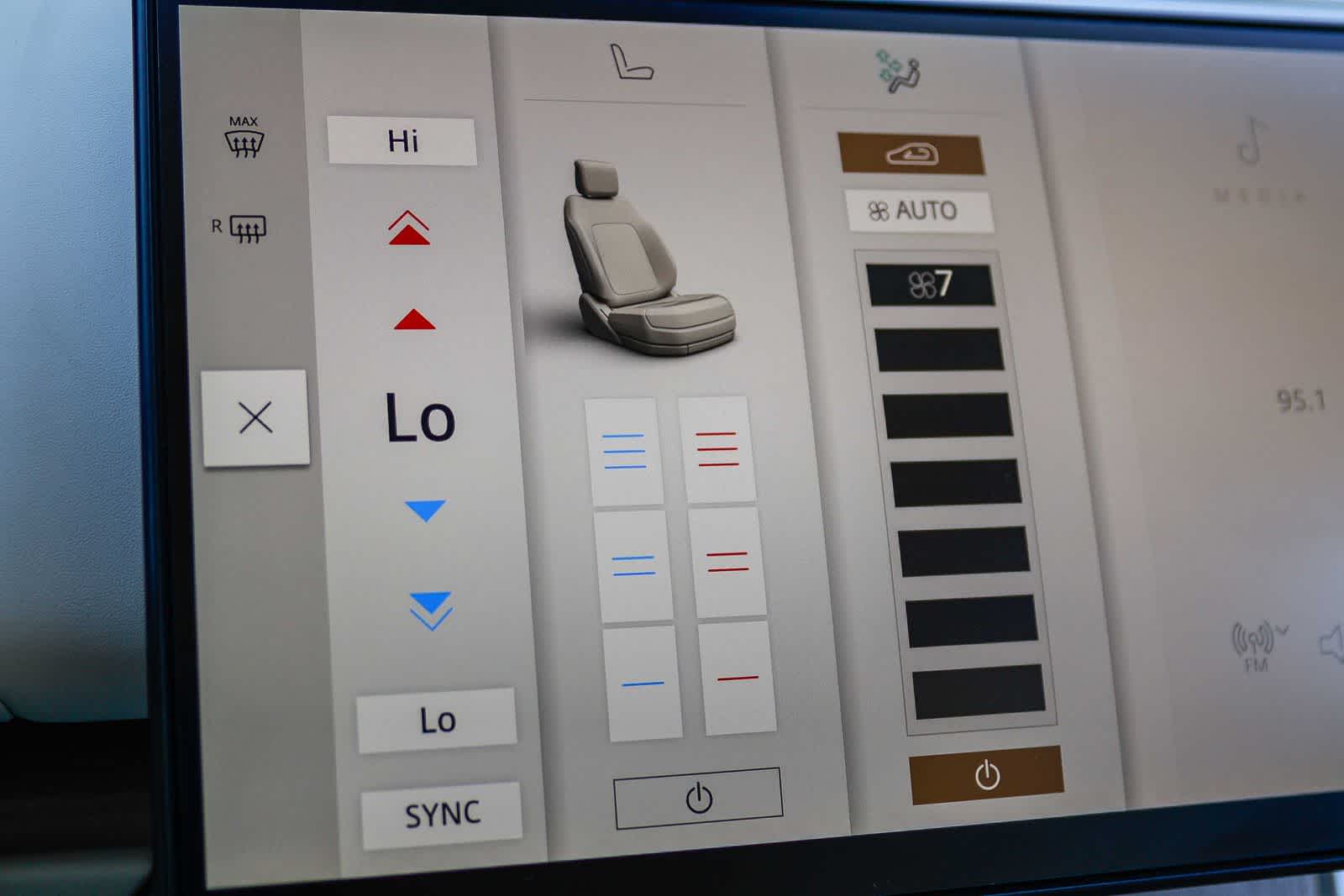 Thumbnail: 2026 Land Rover Range Rover - 27