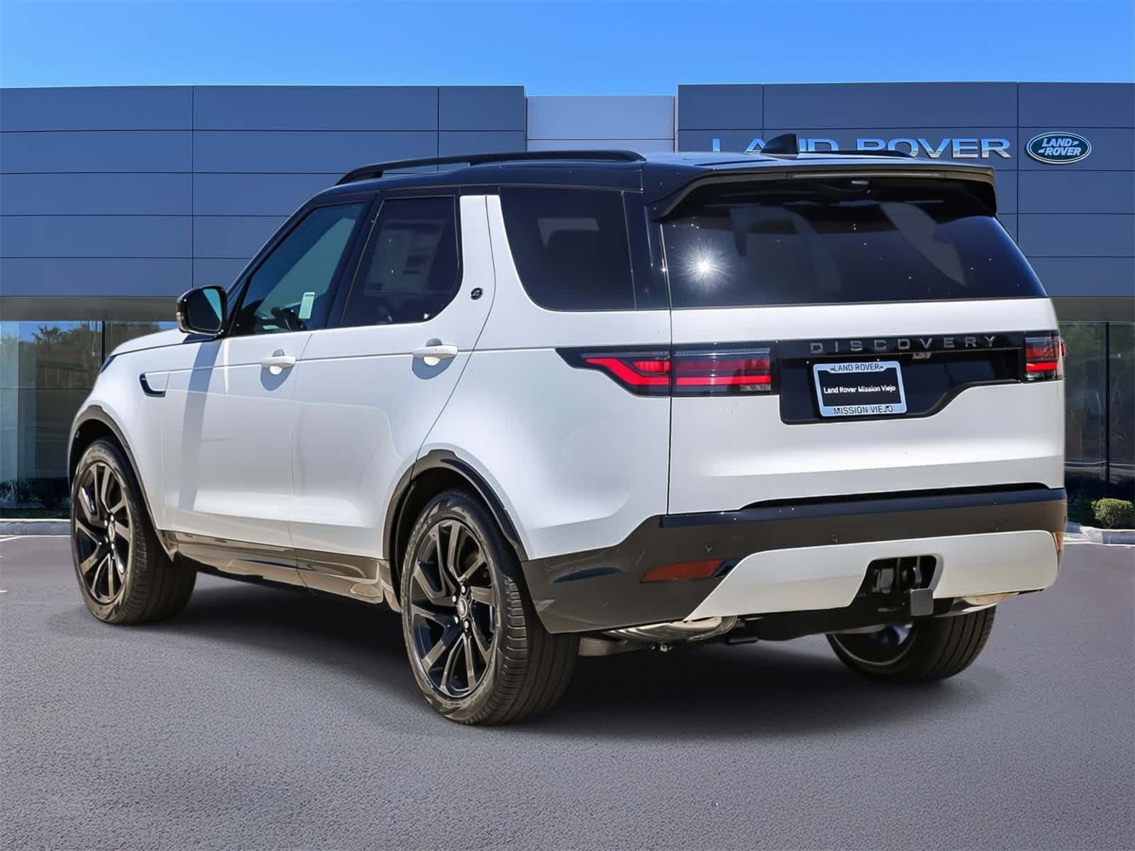 Thumbnail: 2025 Land Rover Discovery - 4