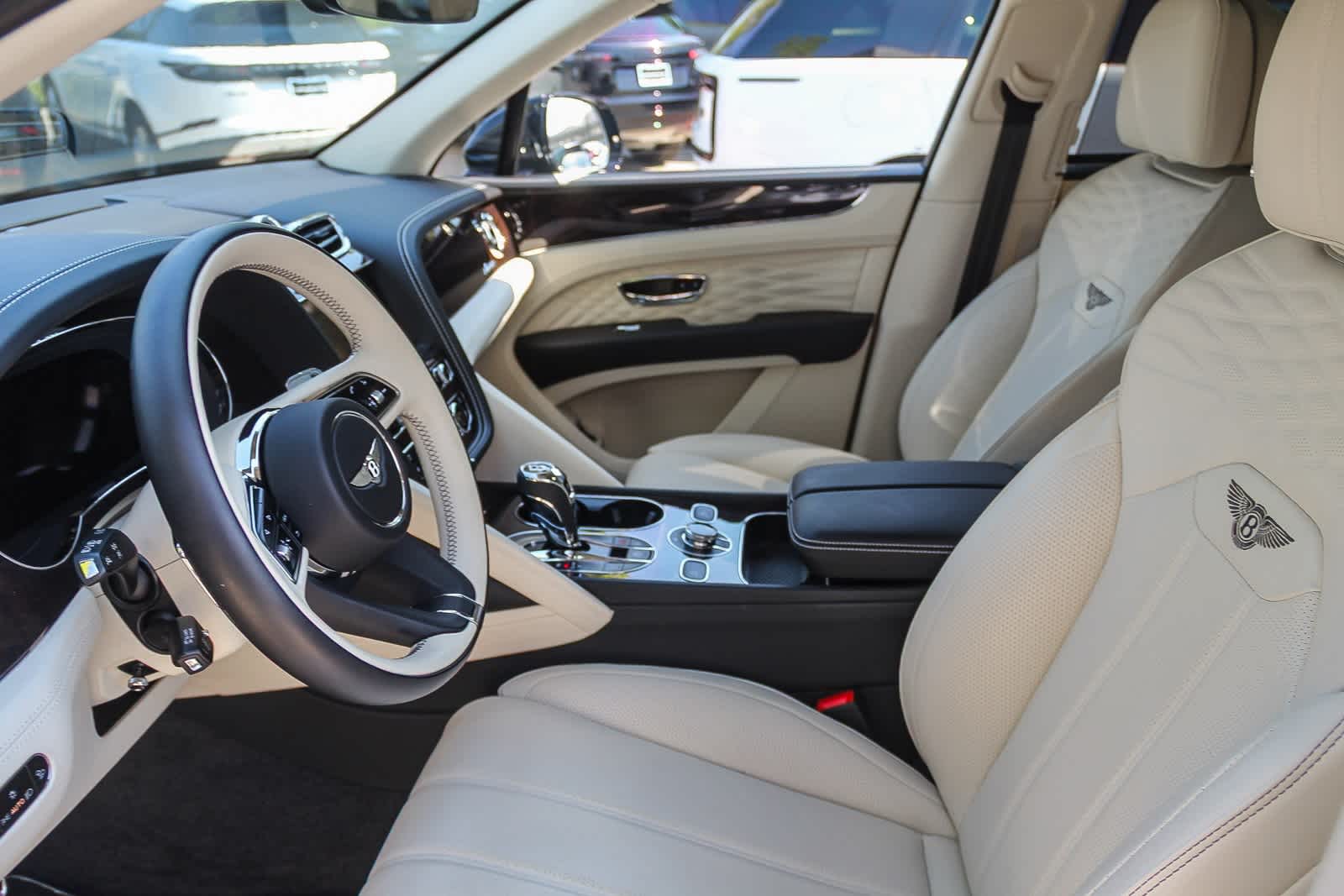 Thumbnail: 2024 Bentley Bentayga - 20