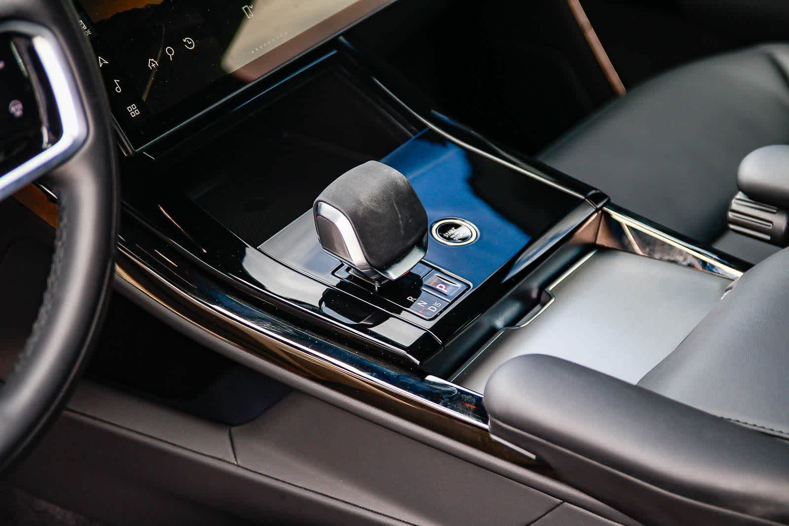 Thumbnail: 2025 Land Rover Range Rover Sport - 20
