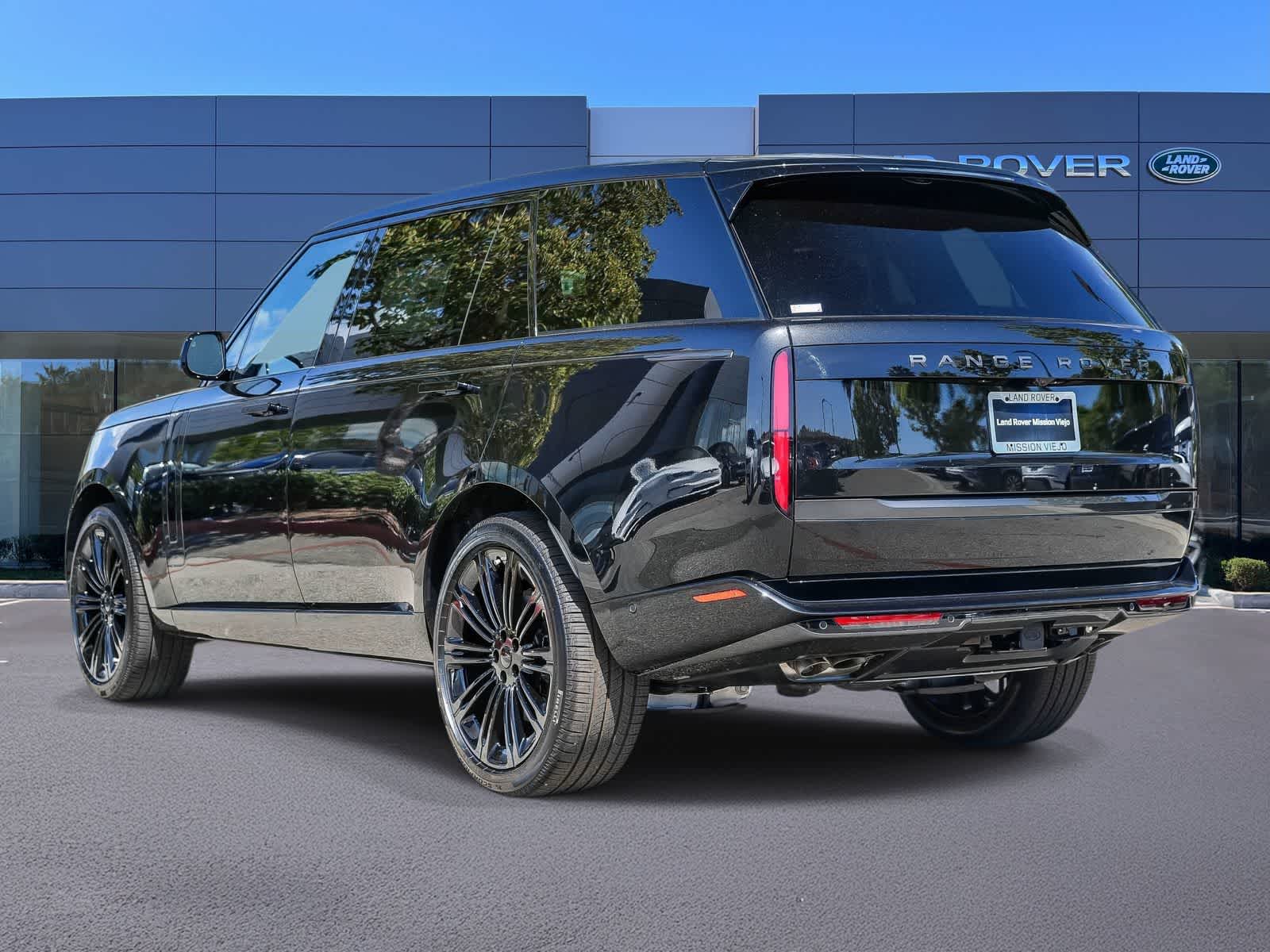 Thumbnail: 2026 Land Rover Range Rover - 6