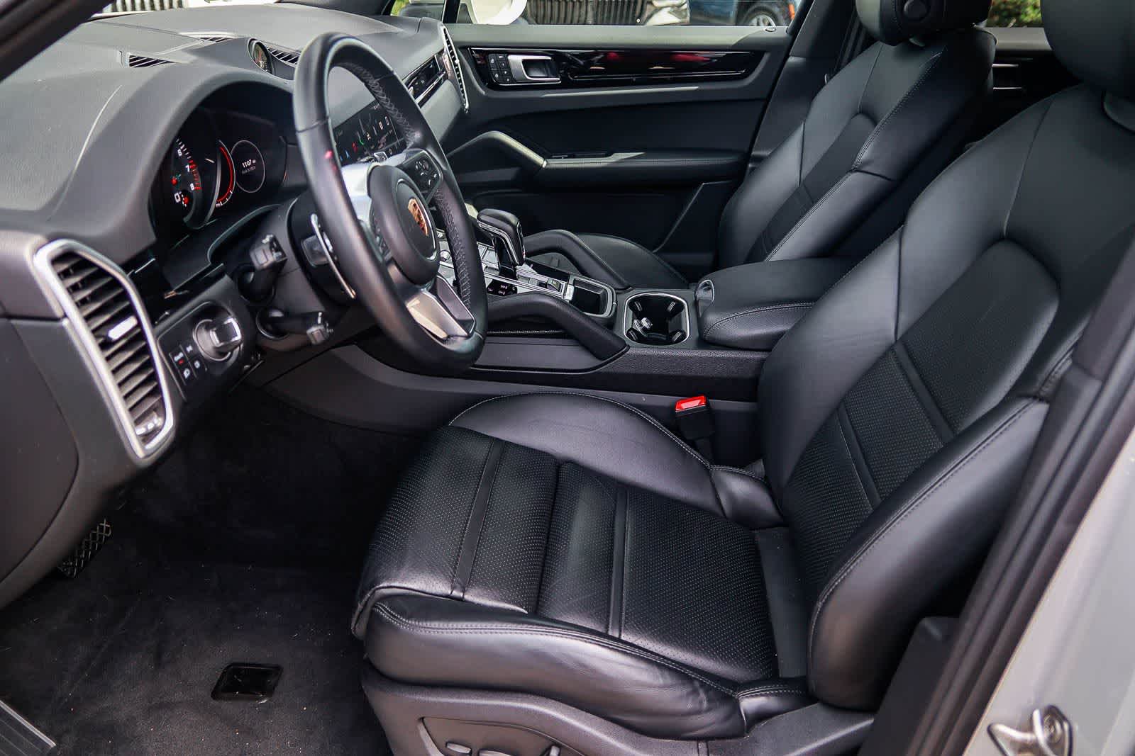 Thumbnail: 2022 Porsche Cayenne - 19