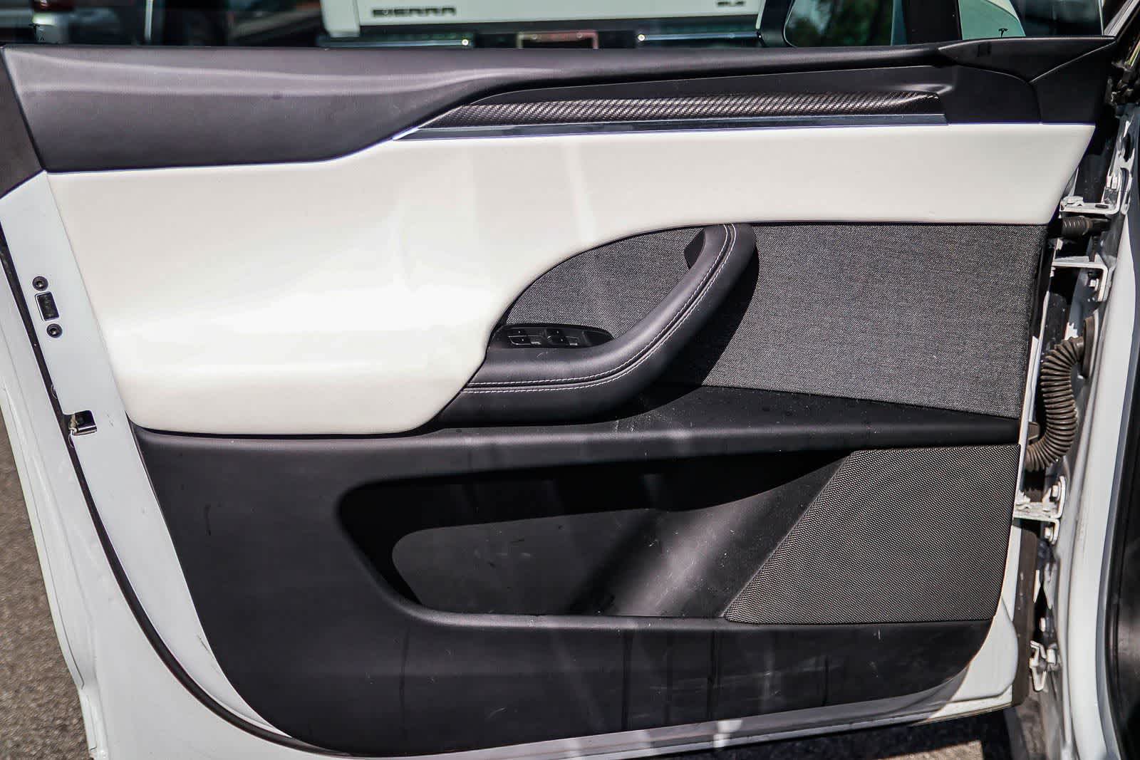 Thumbnail: 2023 Tesla Model X - 21