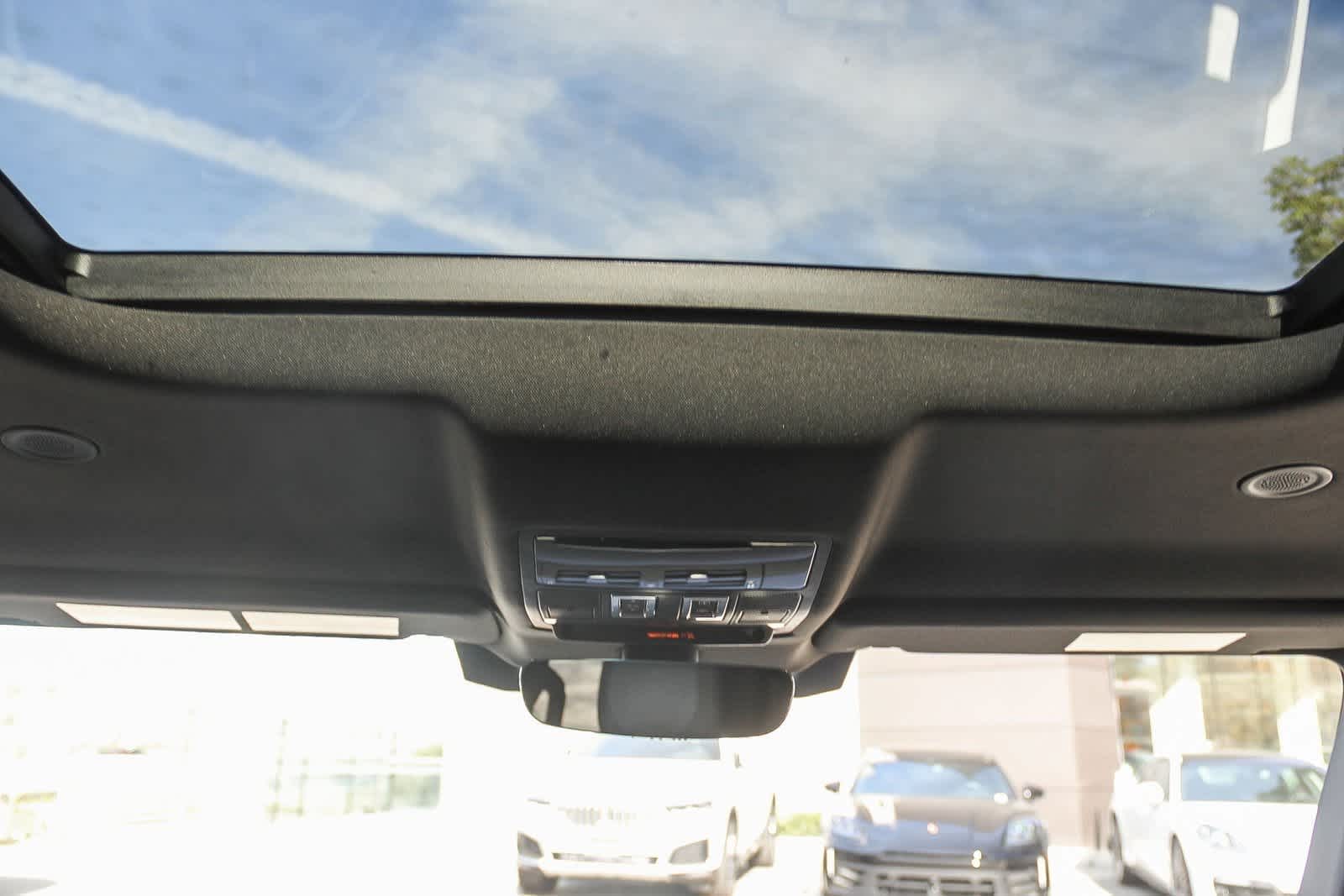 Thumbnail: 2023 Land Rover Defender - 16