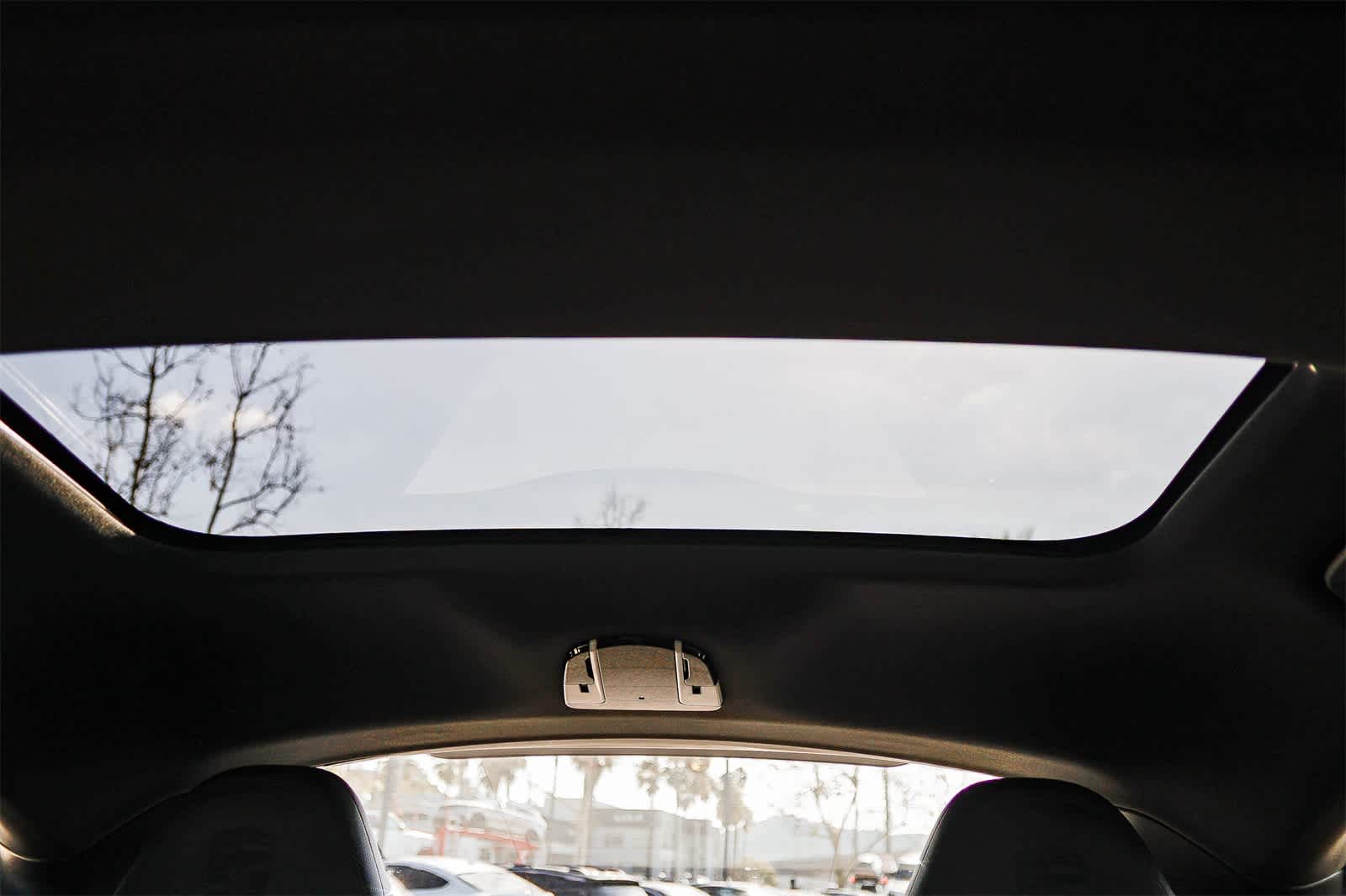 Thumbnail: 2023 Porsche Panamera - 18