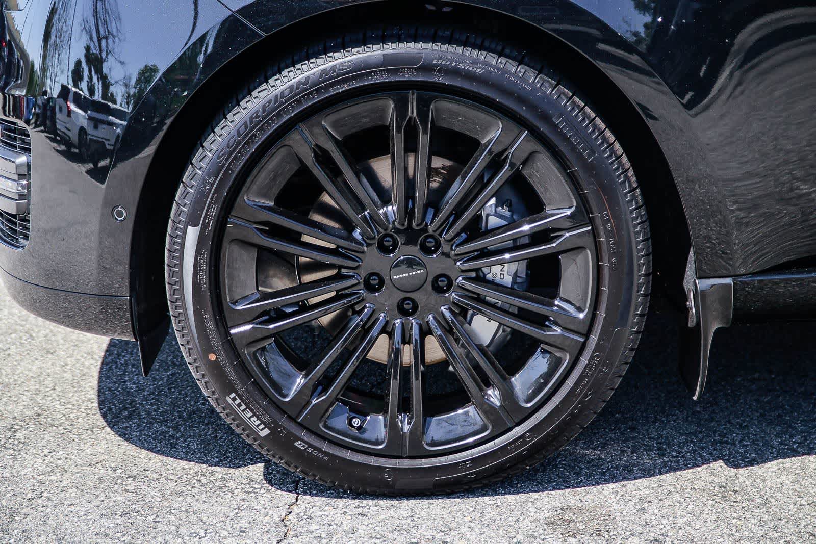 Thumbnail: 2026 Land Rover Range Rover - 9