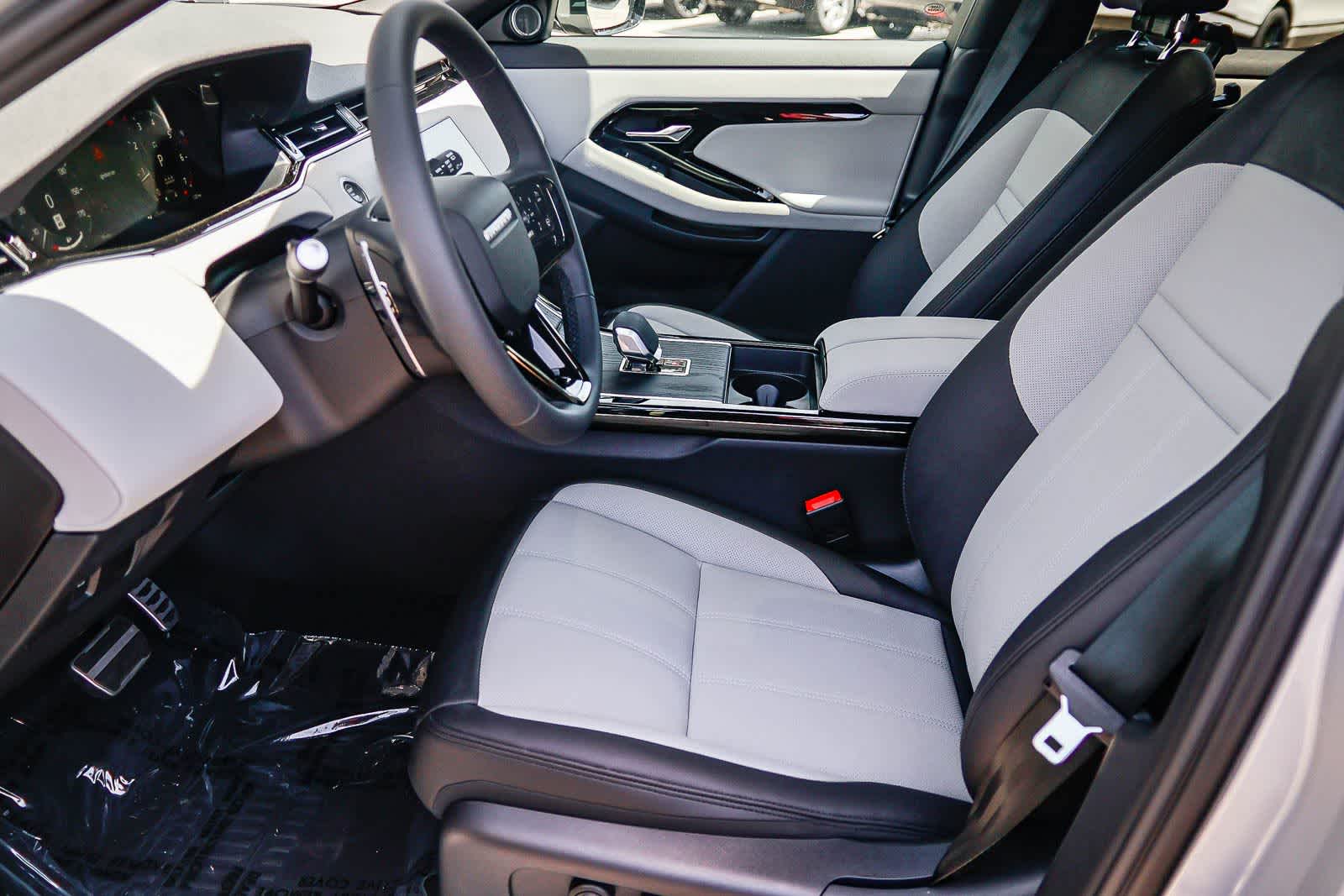 Thumbnail: 2026 Land Rover Range Rover Evoque - 19