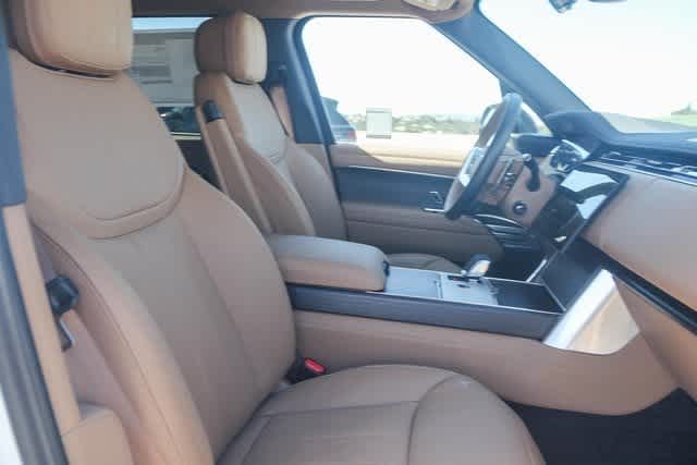 Thumbnail: 2025 Land Rover Range Rover - 17