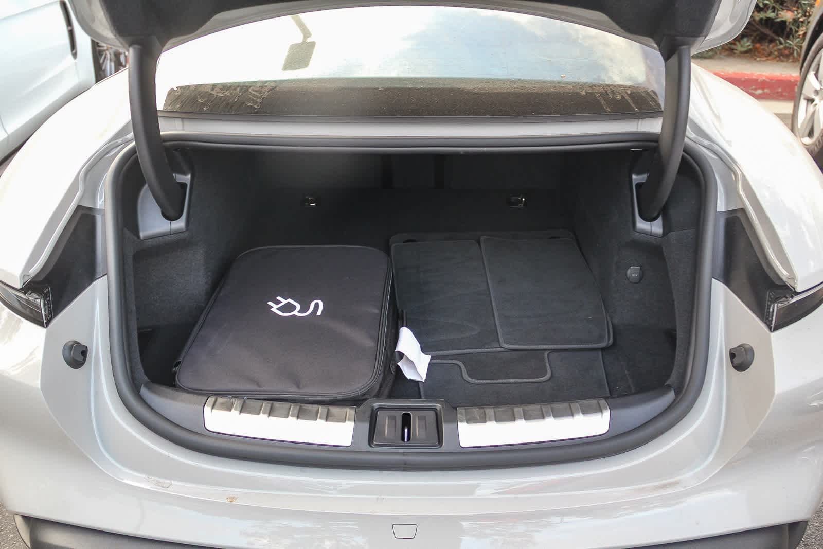 Thumbnail: 2025 Porsche Taycan - 18