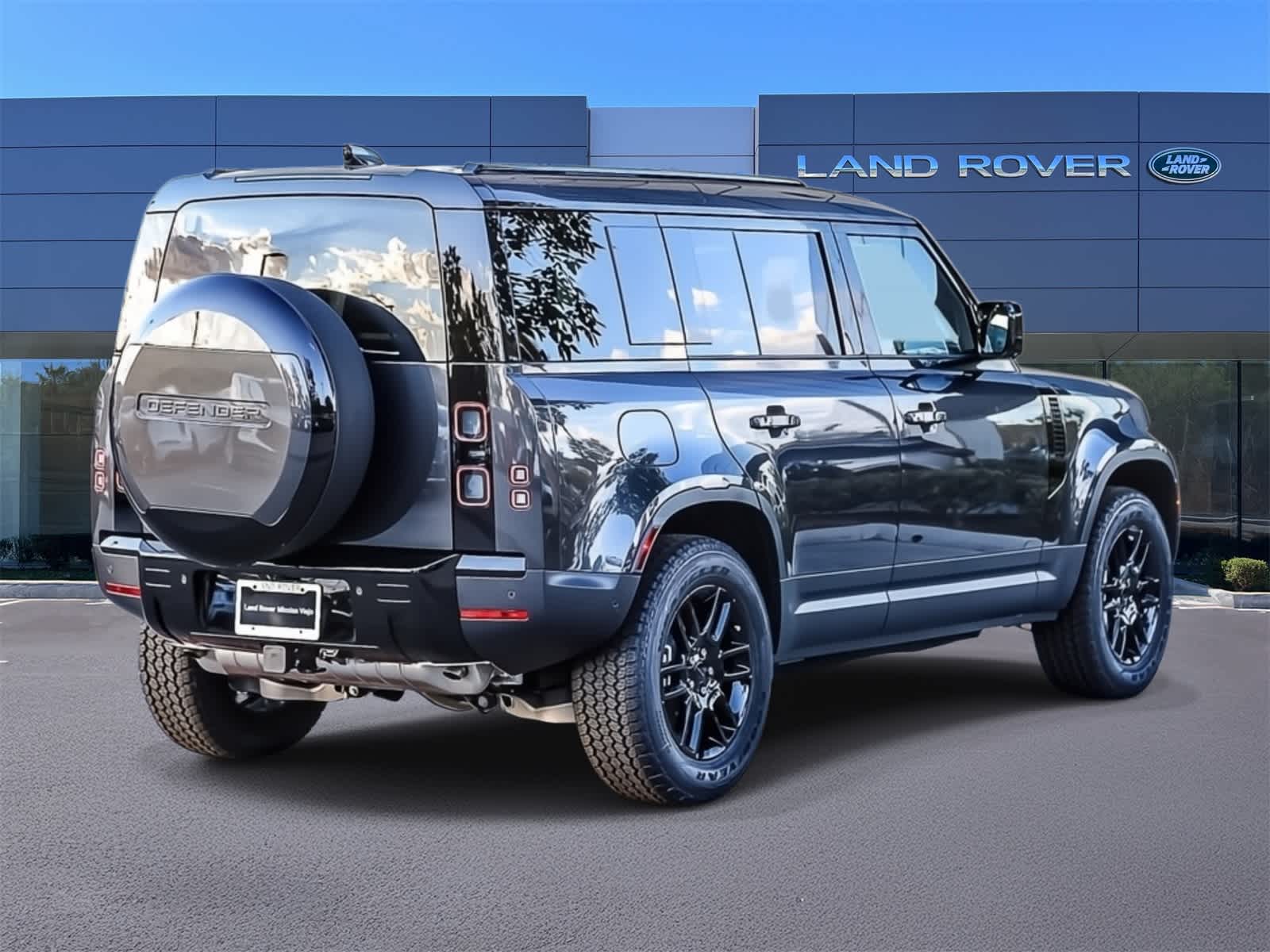 Thumbnail: 2026 Land Rover Defender - 4