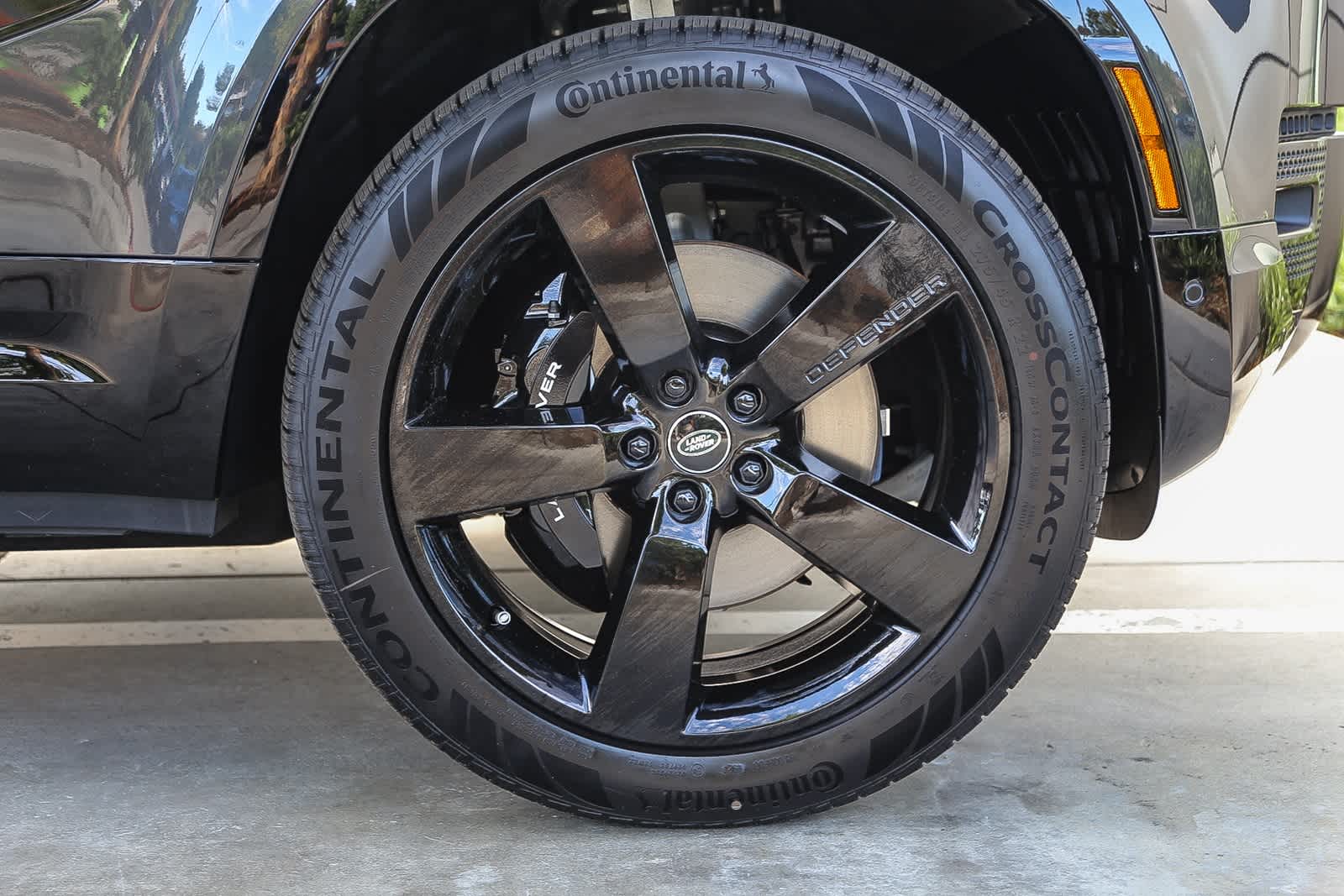 Thumbnail: 2025 Land Rover Defender - 10