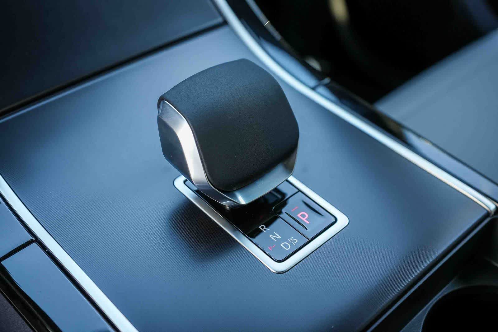 Thumbnail: 2026 Land Rover Range Rover Velar - 17