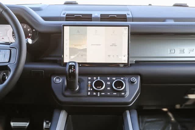 Thumbnail: 2025 Land Rover Defender - 13