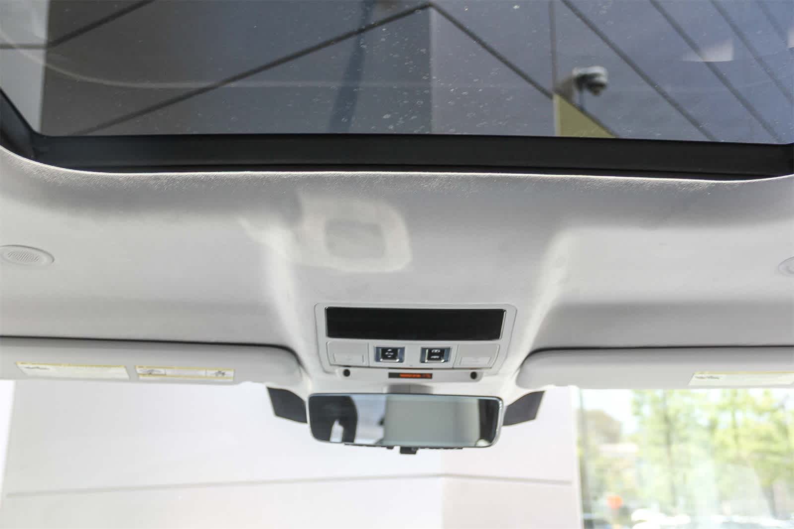 Thumbnail: 2025 Land Rover Defender - 16