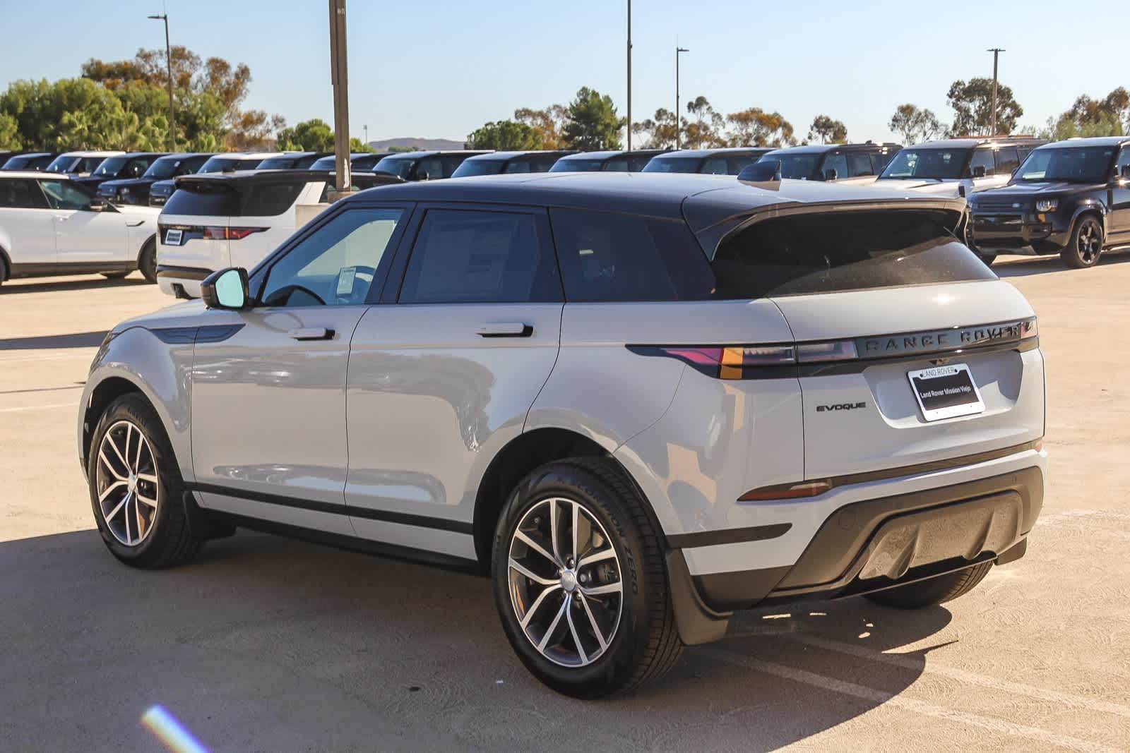 Thumbnail: 2026 Land Rover Range Rover Evoque - 9