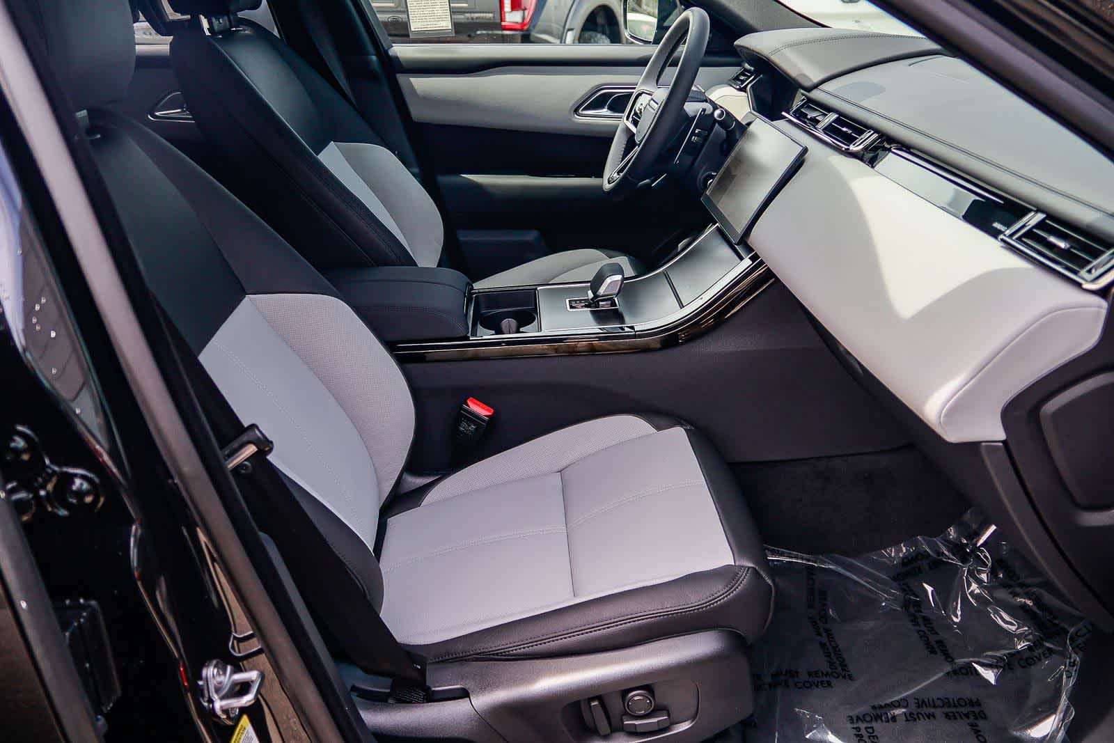 Thumbnail: 2026 Land Rover Range Rover Velar - 17