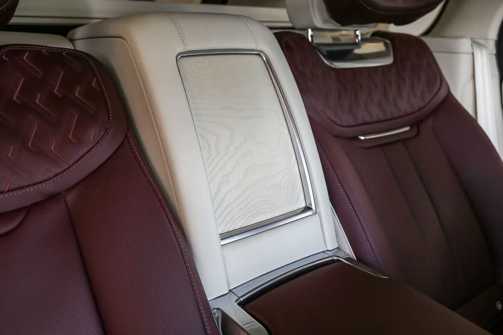 Thumbnail: 2024 Land Rover Range Rover - 20