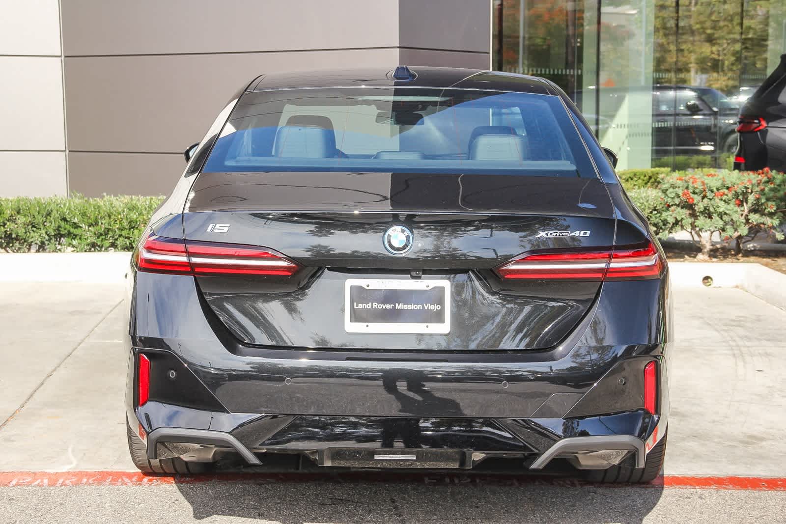 Thumbnail: 2025 BMW i5 - 10