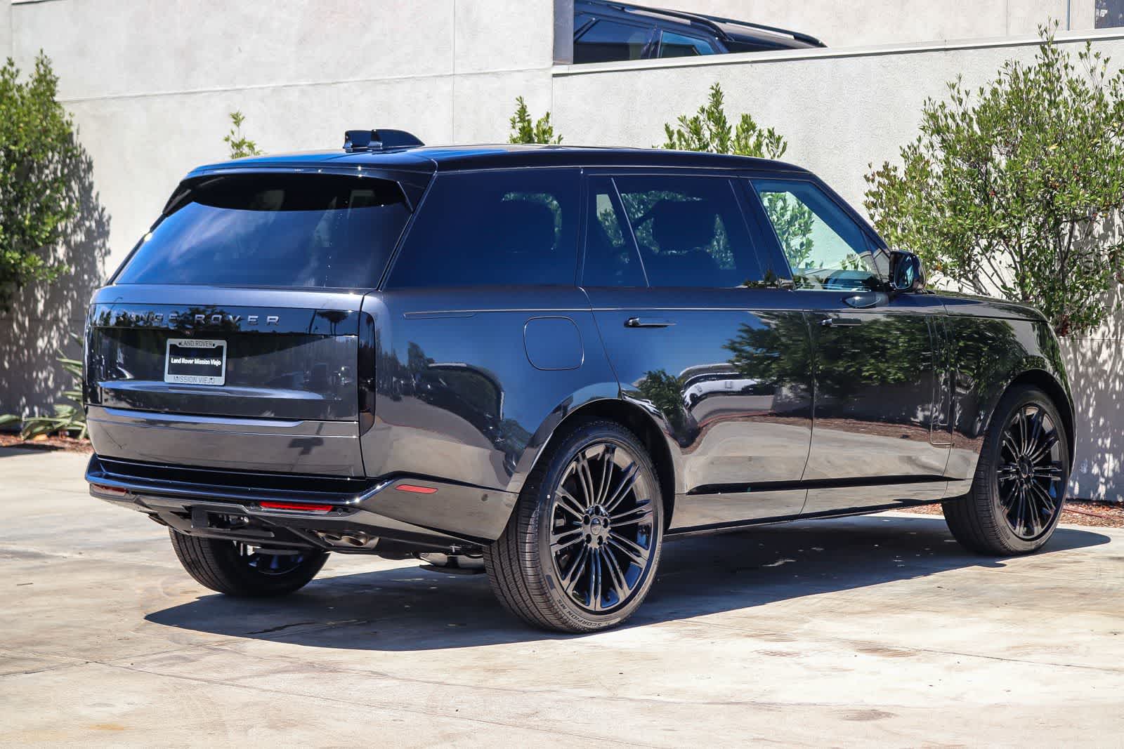 Thumbnail: 2026 Land Rover Range Rover - 6