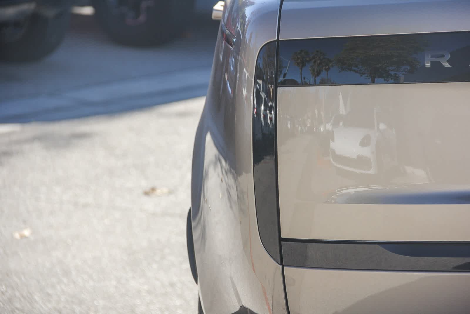 Thumbnail: 2025 Land Rover Range Rover - 10