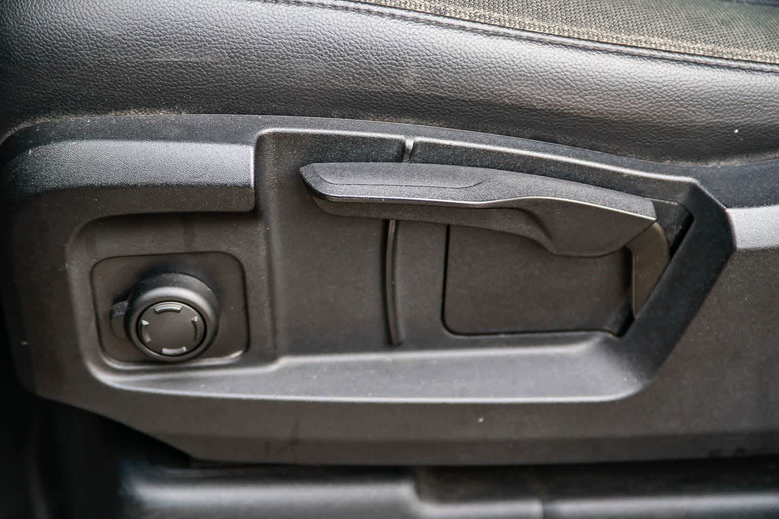 Thumbnail: 2020 Land Rover Defender - 22