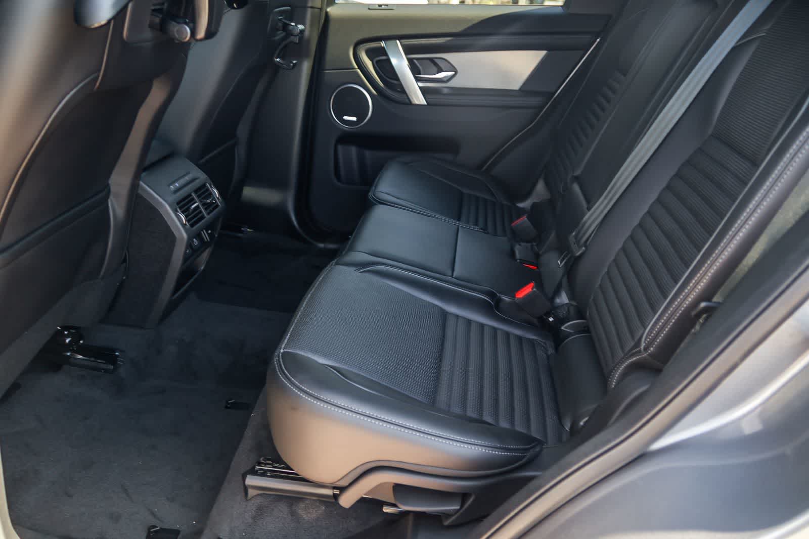 Thumbnail: 2026 Land Rover Discovery Sport - 18