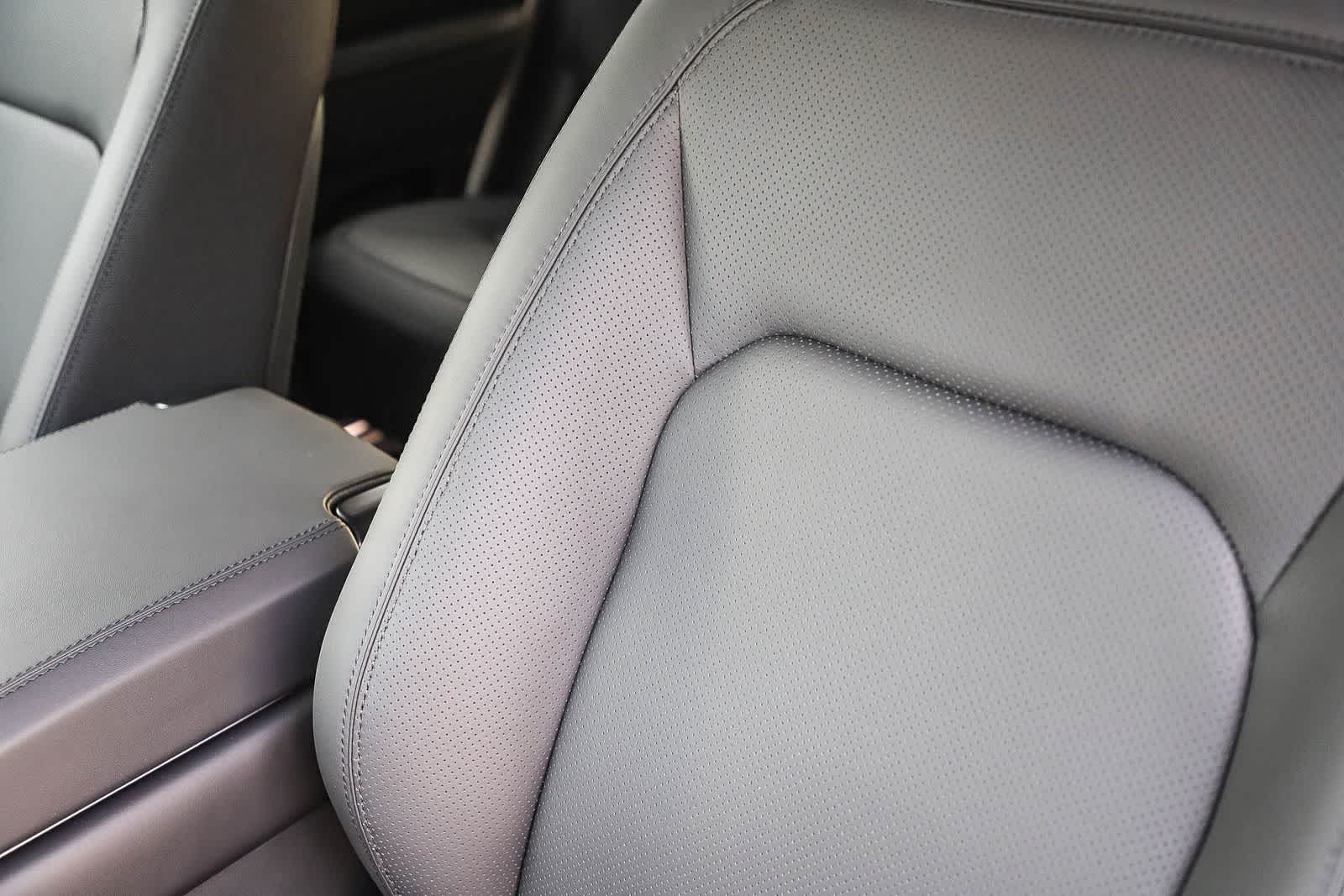 Thumbnail: 2025 Land Rover Defender - 27