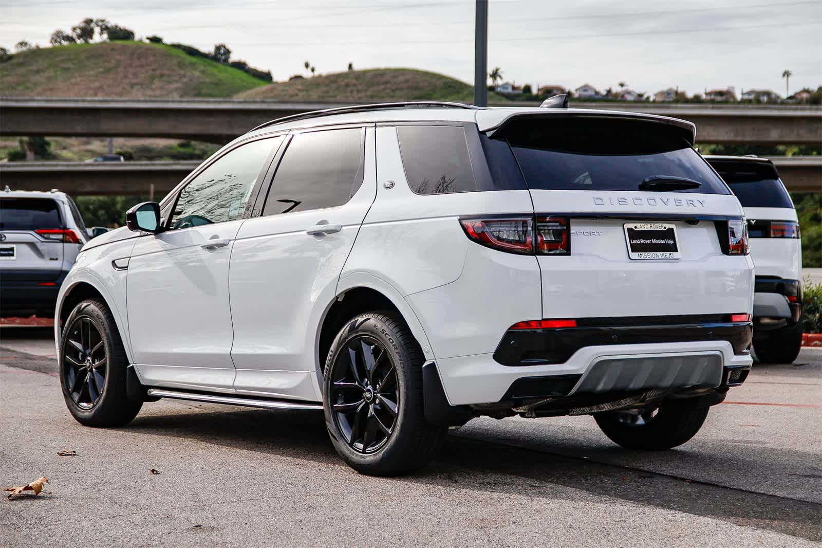 Thumbnail: 2025 Land Rover Discovery Sport - 6