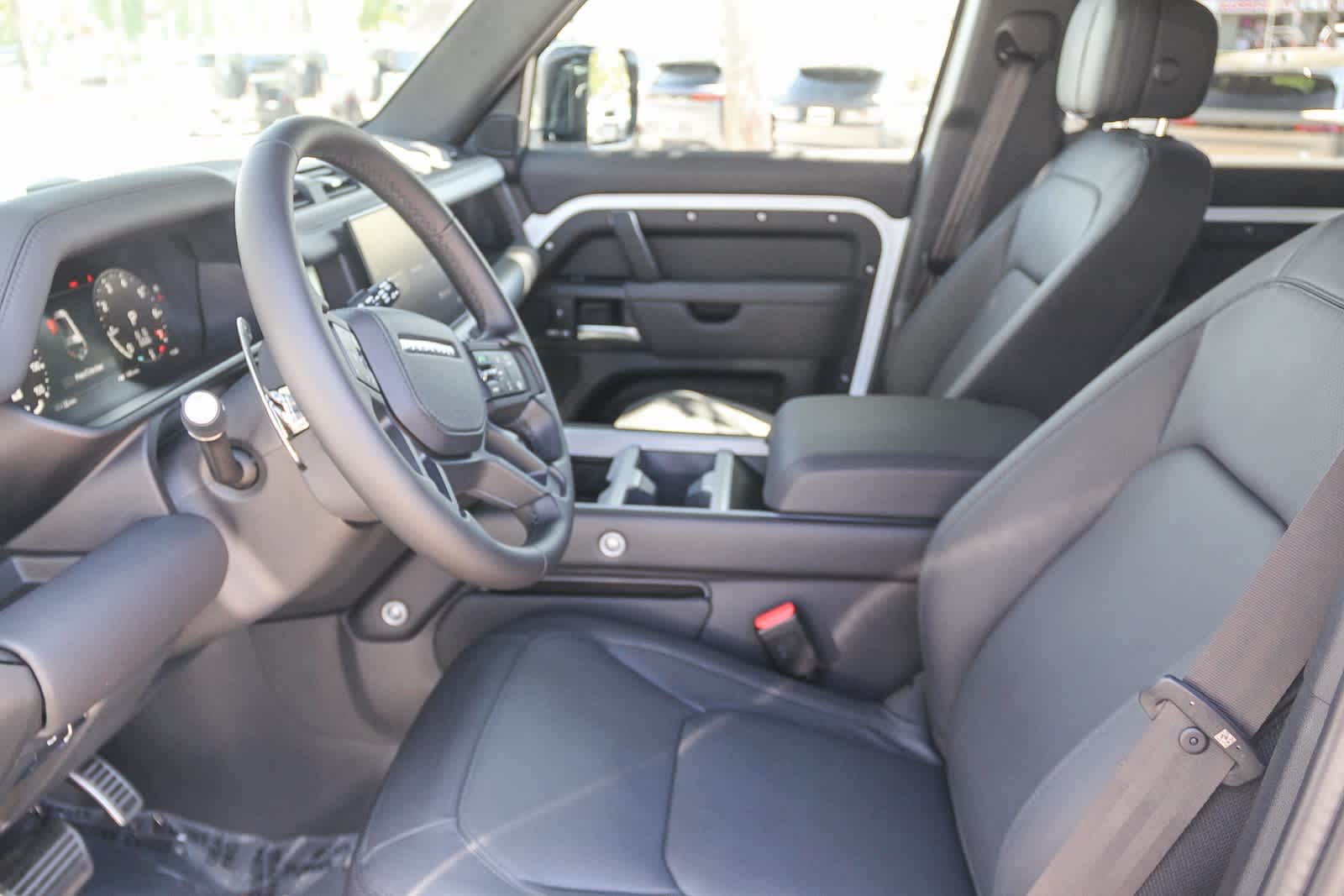 Thumbnail: 2025 Land Rover Defender - 21