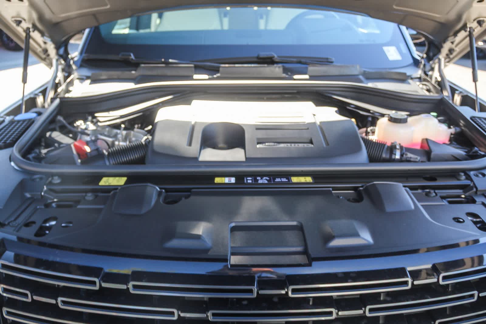 Thumbnail: 2025 Land Rover Range Rover - 26