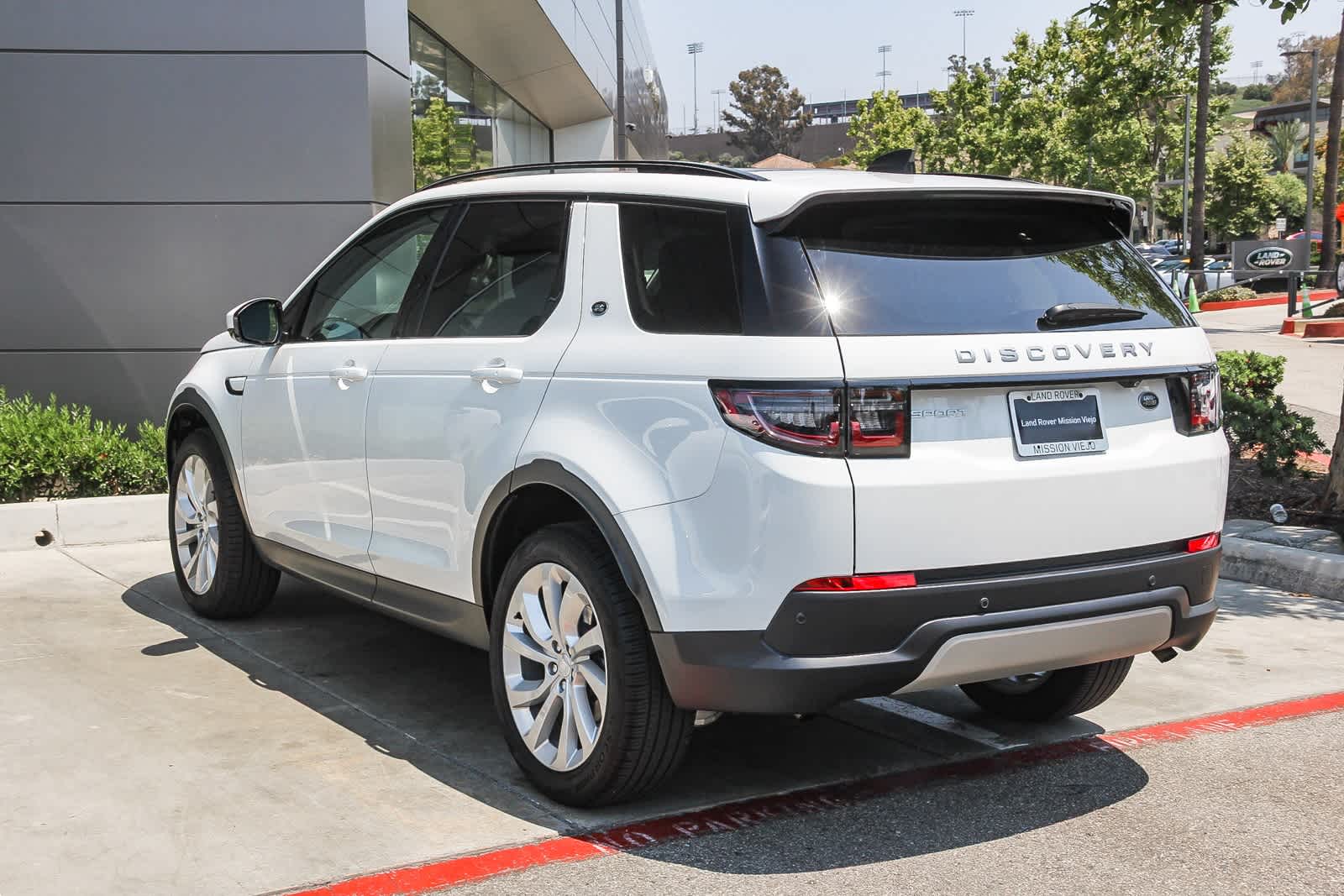 Thumbnail: 2023 Land Rover Discovery Sport - 4