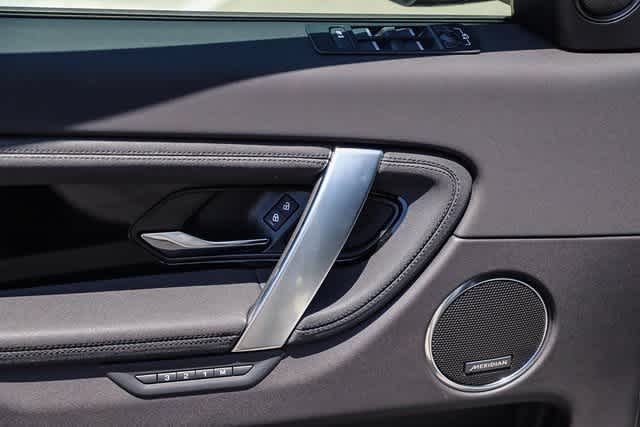 Thumbnail: 2024 Land Rover Discovery Sport - 20