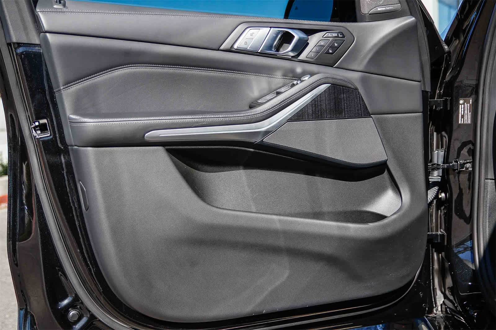 Thumbnail: 2022 BMW X7 - 21