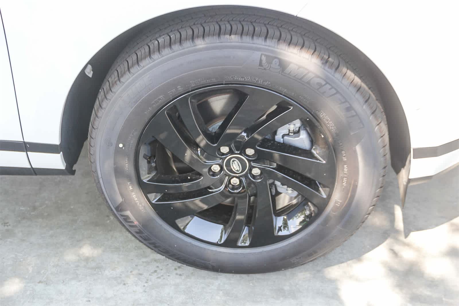 Thumbnail: 2026 Land Rover Range Rover Evoque - 9