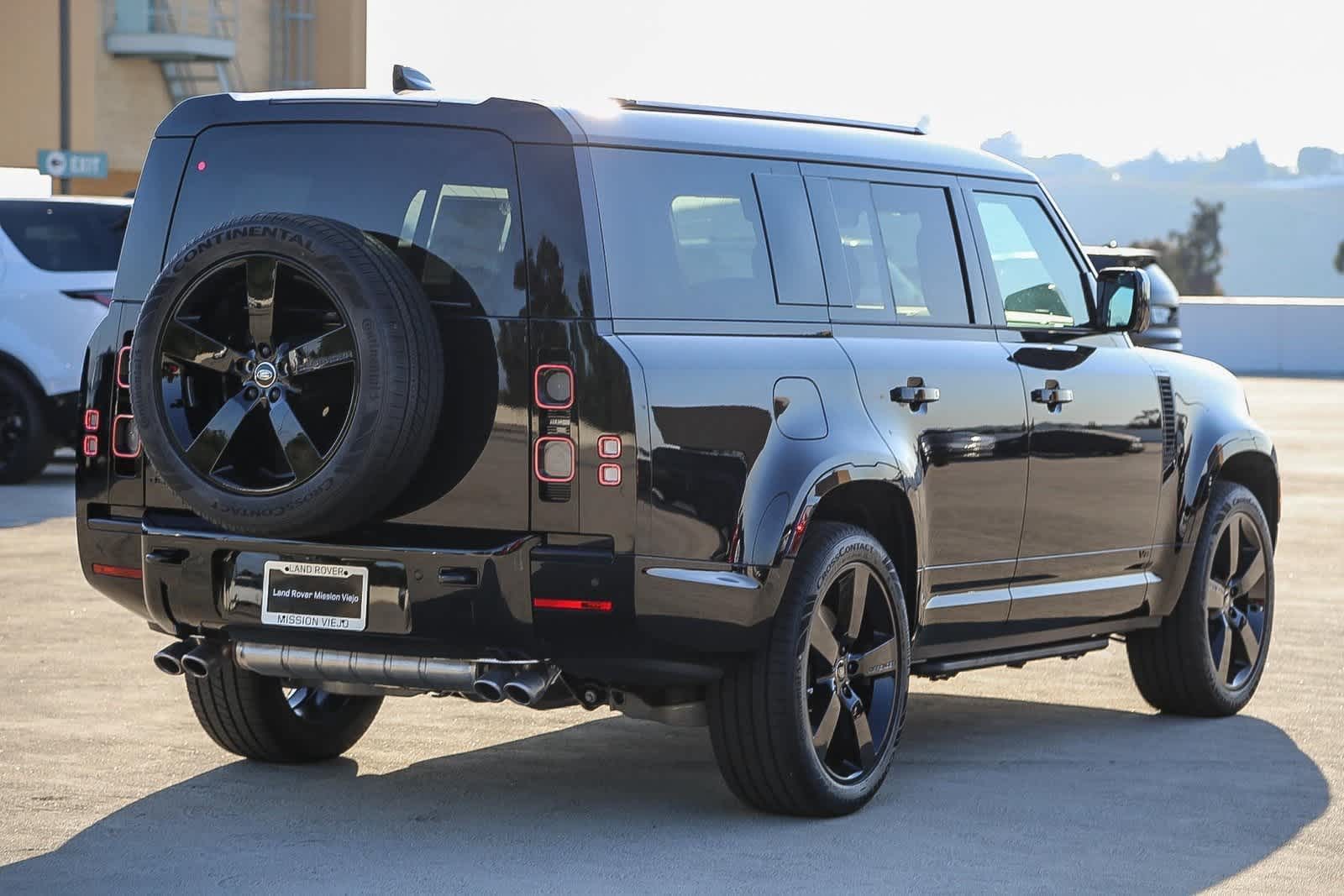 Thumbnail: 2025 Land Rover Defender - 5