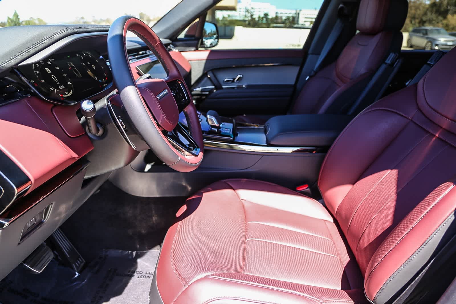 Thumbnail: 2025 Land Rover Range Rover Sport - 17