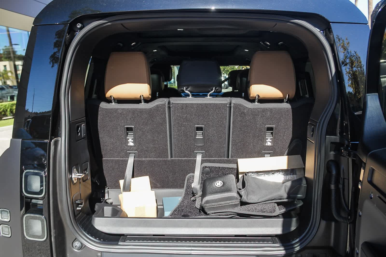 Thumbnail: 2026 Land Rover Defender - 21