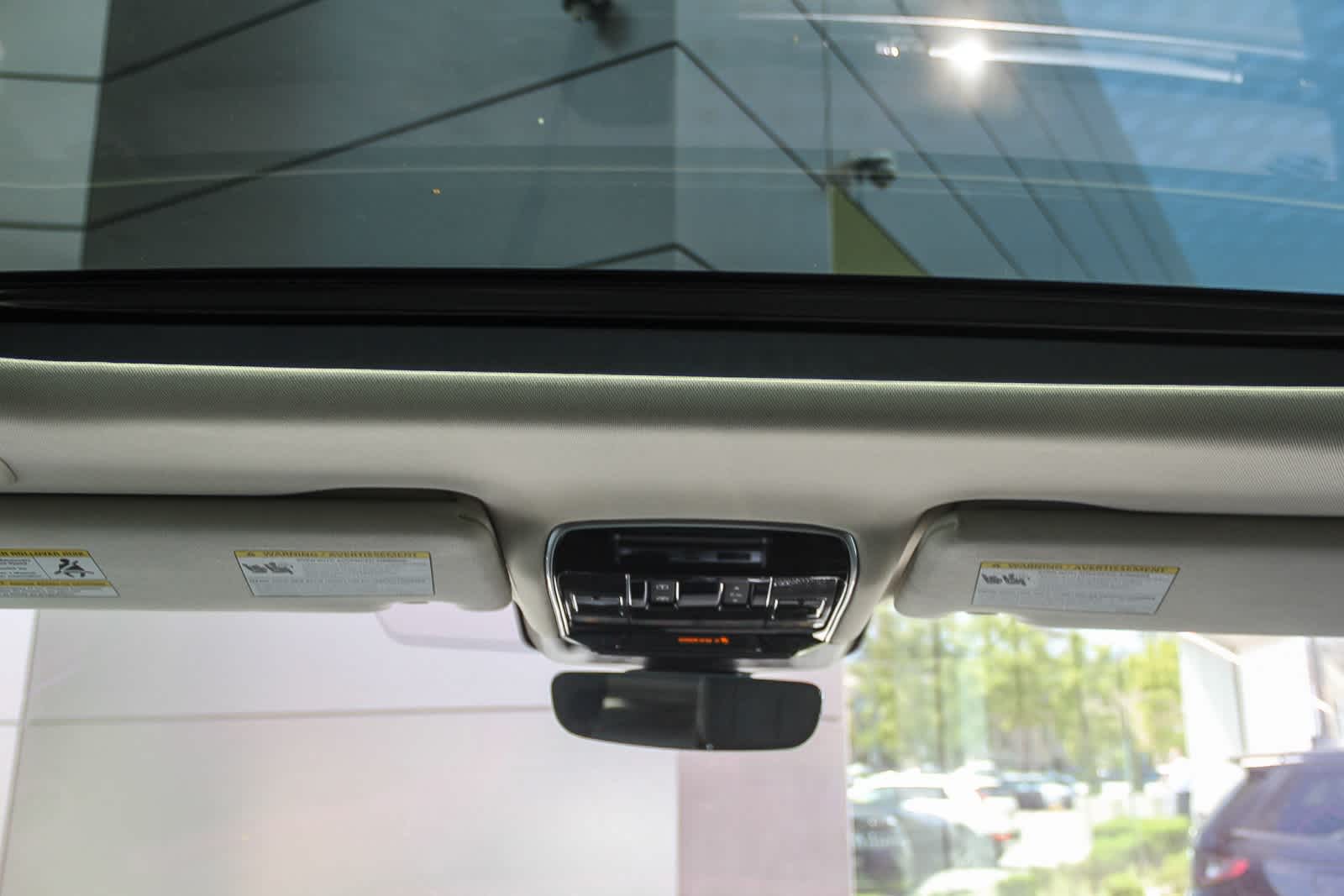 Thumbnail: 2023 Land Rover Range Rover - 16