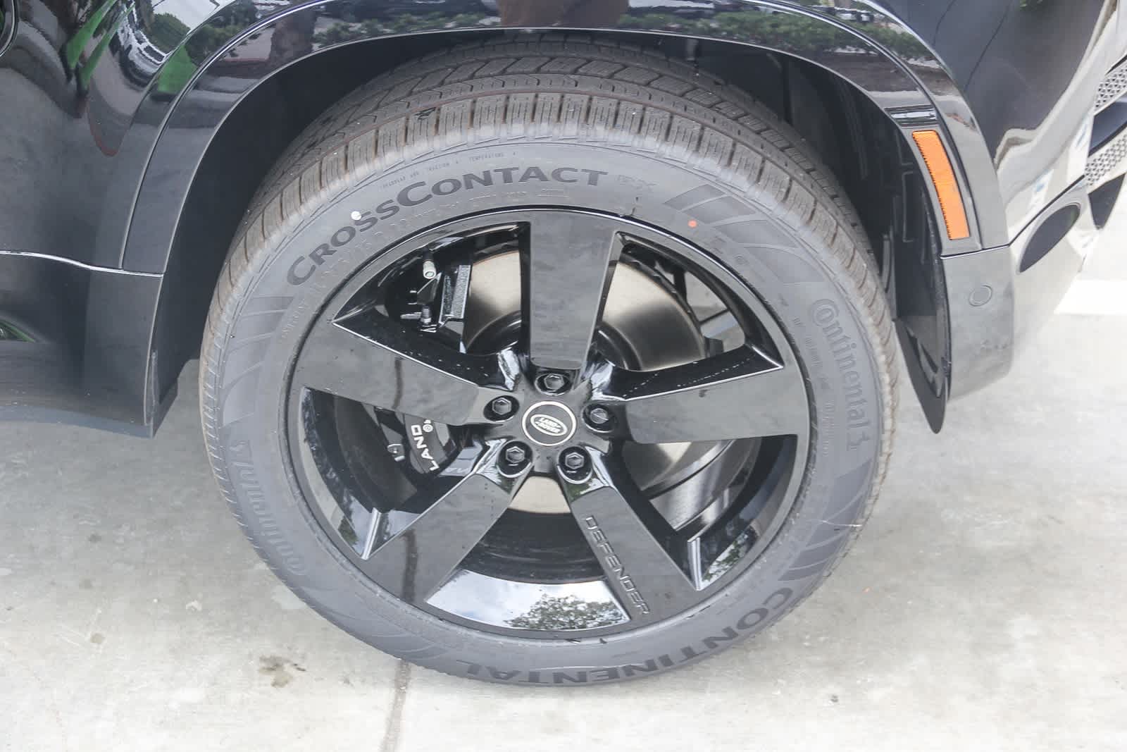 Thumbnail: 2025 Land Rover Defender - 9