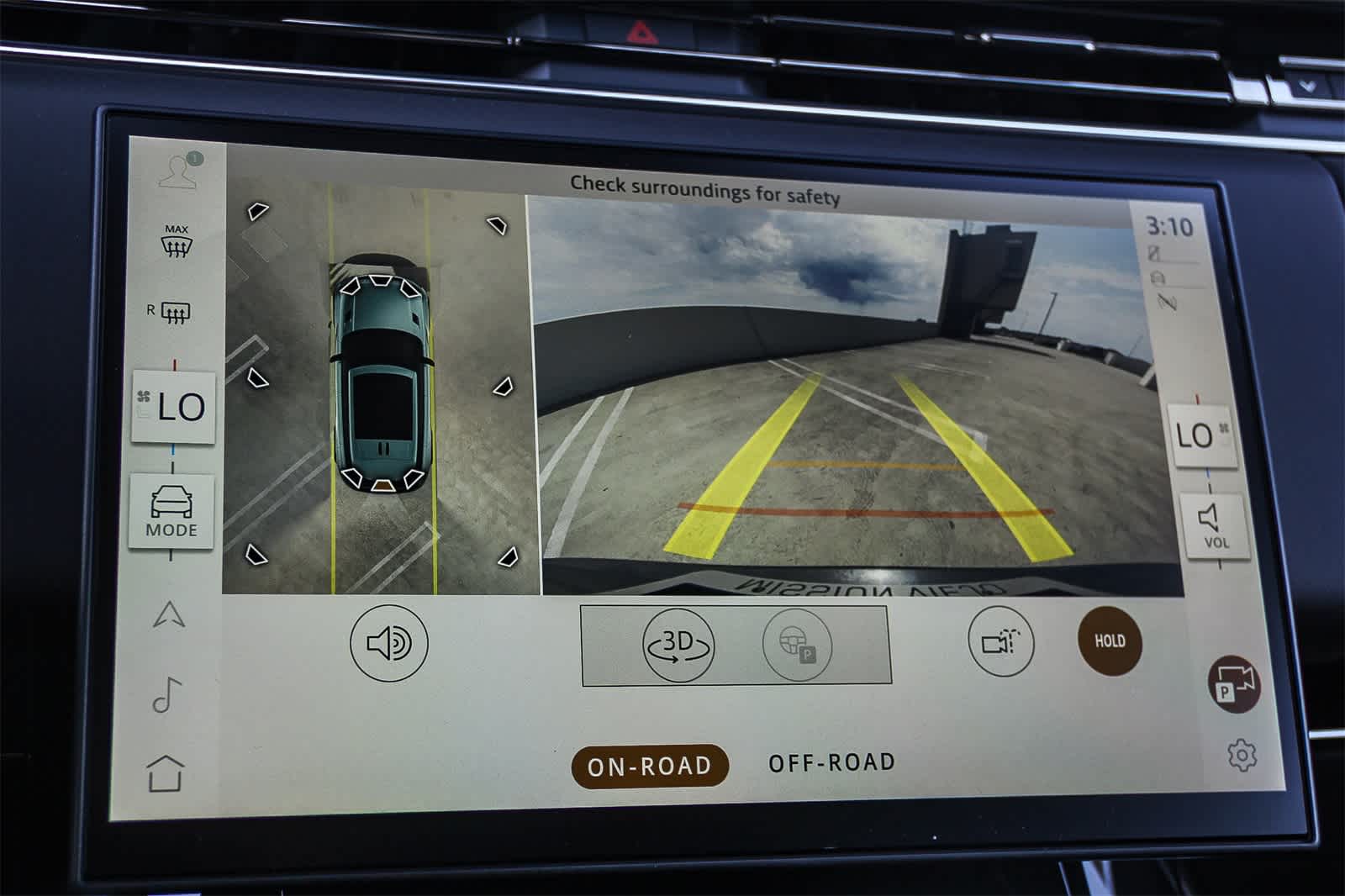 Thumbnail: 2025 Land Rover Range Rover Sport - 23