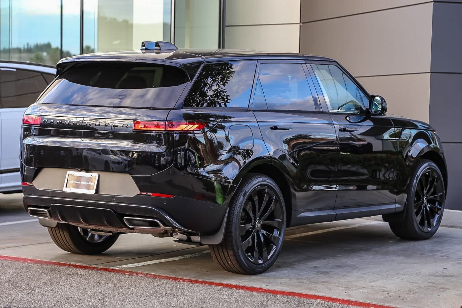 Thumbnail: 2025 Land Rover Range Rover Sport - 5
