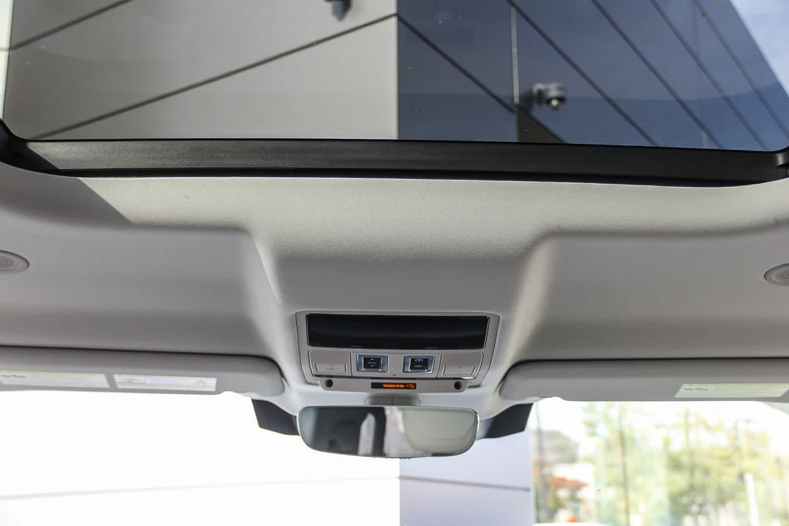 Thumbnail: 2023 Land Rover Defender - 8