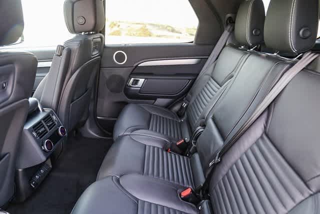 Thumbnail: 2025 Land Rover Discovery - 20